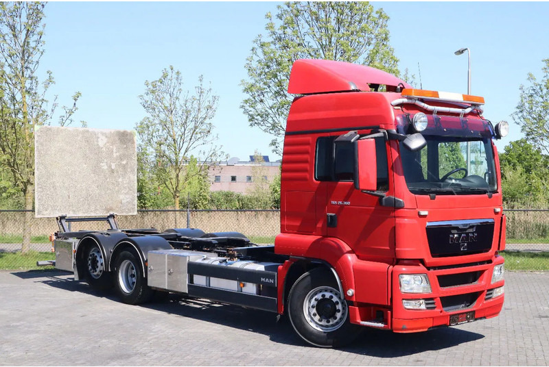 MAN TGS 26.360 | 6X2 | BDF | ONLY 80.000 KM! | EURO 5 - Camión chasis: foto 2 MAN TGS 26.360 | 6X2 | BDF | ONLY 80.000 KM! | EURO 5 - Camión chasis: foto 2