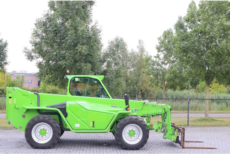 Merlo P40.17 PLUS | FORKS | JIB | BUCKET - Manipulador telescópico: foto 4 Merlo P40.17 PLUS | FORKS | JIB | BUCKET - Manipulador telescópico: foto 4
