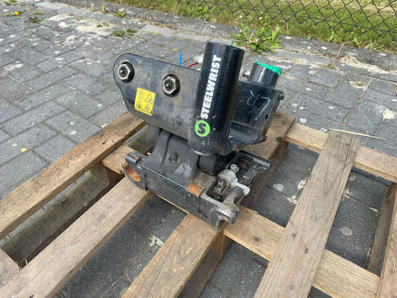 STEELWRIST TCX S30 - 180 MEC | TILT COUPLER | TILTING COUPLER | NEW / UNUSED - Rotor basculante para Maquinaria de construcción: foto 1 STEELWRIST TCX S30 - 180 MEC | TILT COUPLER | TILTING COUPLER | NEW / UNUSED - Rotor basculante para Maquinaria de construcción: foto 1