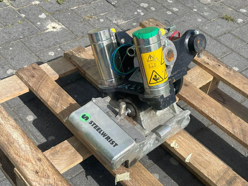 STEELWRIST TMX S30 -180HA | TILT QUICKCOUPLER | TILTING COUPLER | NEW - Rotor basculante para Maquinaria de construcción: foto 3 STEELWRIST TMX S30 -180HA | TILT QUICKCOUPLER | TILTING COUPLER | NEW - Rotor basculante para Maquinaria de construcción: foto 3