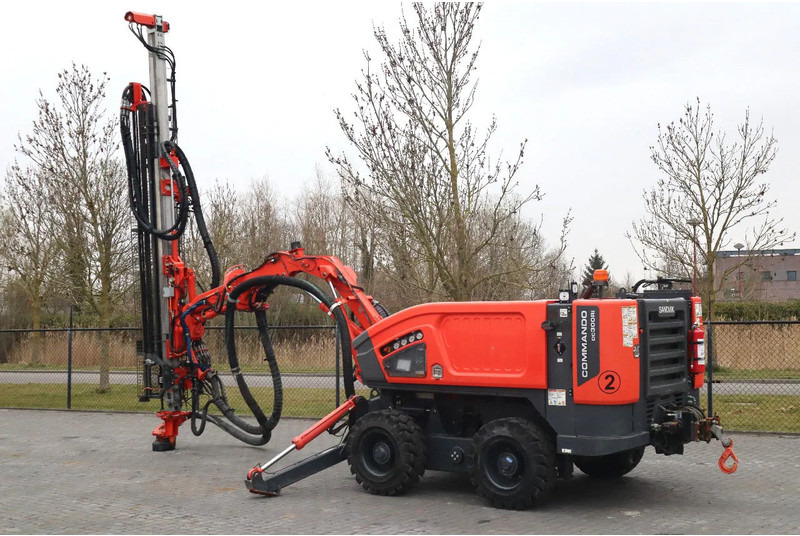 Sandvik 2 PIECES COMMANDO DC 300 RI S5 | ONLY 470 DRILLING HOURS - Perforadora: foto 3 Sandvik 2 PIECES COMMANDO DC 300 RI S5 | ONLY 470 DRILLING HOURS - Perforadora: foto 3