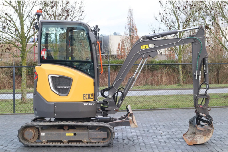 Volvo ECR25 ELEKTRIC | JECR25D | TILTBUCKET | BUCKET | LOW HOURS - Miniexcavadora: foto 4 Volvo ECR25 ELEKTRIC | JECR25D | TILTBUCKET | BUCKET | LOW HOURS - Miniexcavadora: foto 4