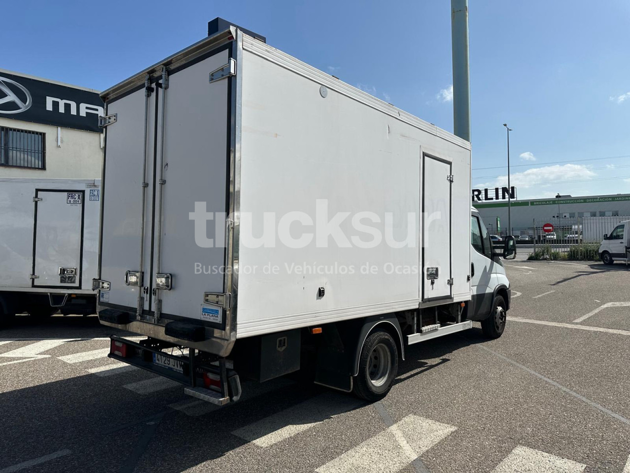 IVECO 70C15 THK - Camión caja cerrada: foto 3 IVECO 70C15 THK - Camión caja cerrada: foto 3