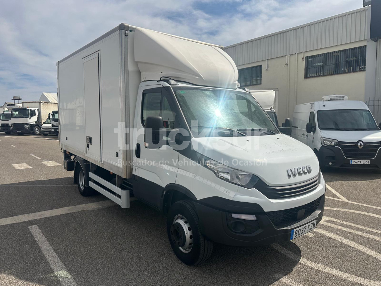 IVECO 72C15 GV P/E - Camión caja cerrada: foto 1 IVECO 72C15 GV P/E - Camión caja cerrada: foto 1