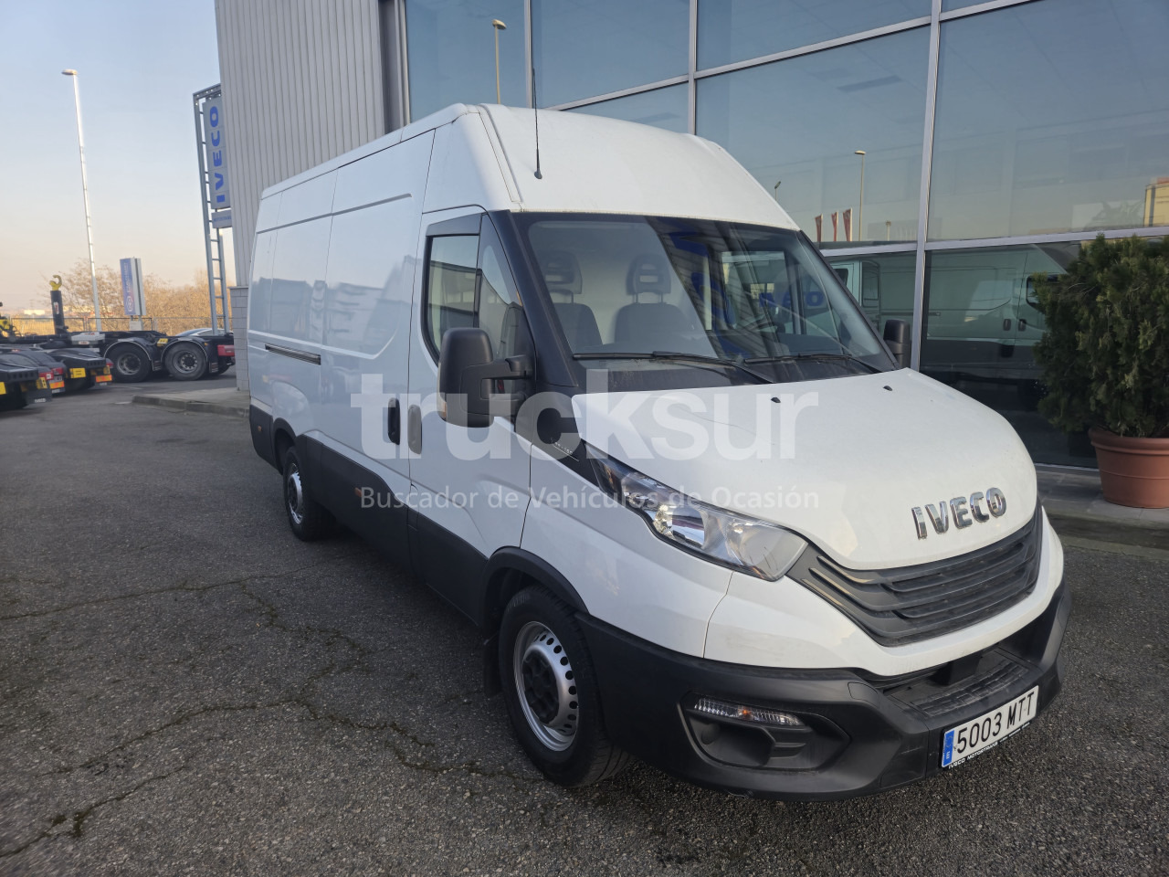 IVECO DAILY 35S16V 12M3 - Furgoneta caja cerrada: foto 3 IVECO DAILY 35S16V 12M3 - Furgoneta caja cerrada: foto 3