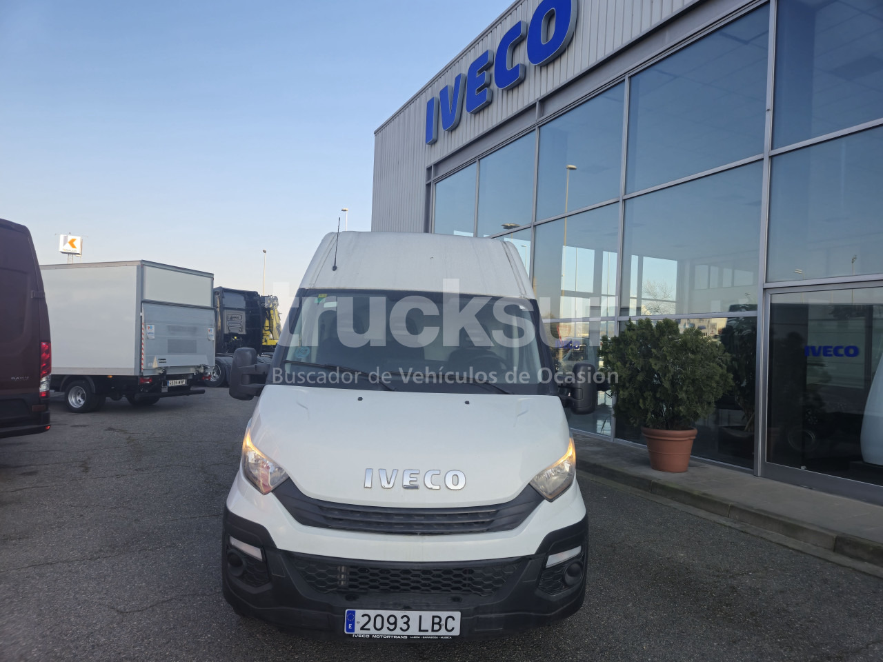 IVECO DAILY 35S16V 12M3 - Furgoneta caja cerrada: foto 2 IVECO DAILY 35S16V 12M3 - Furgoneta caja cerrada: foto 2