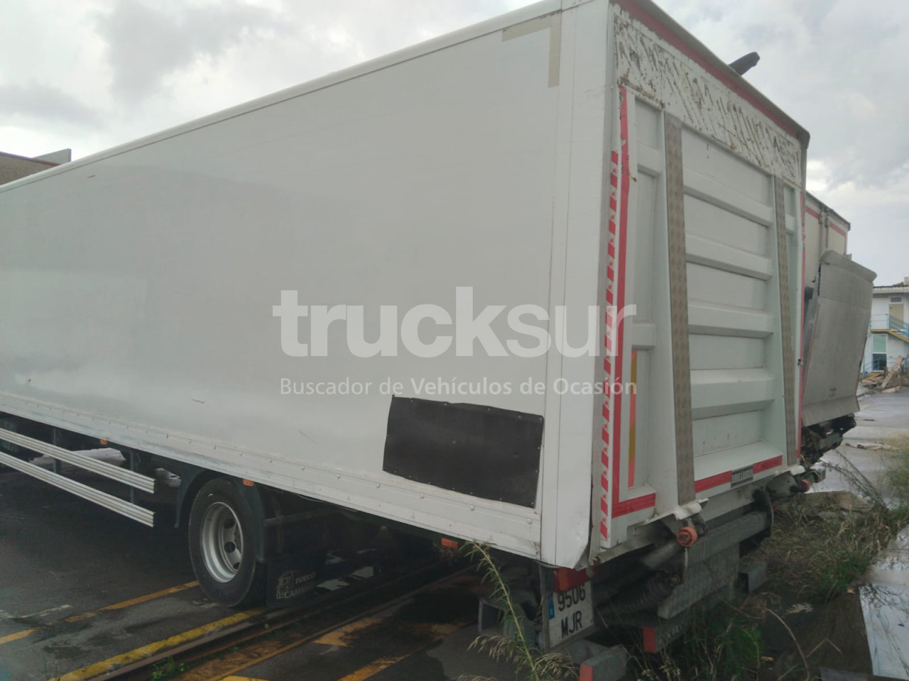 IVECO EUROCARGO - Camión caja cerrada: foto 2 IVECO EUROCARGO - Camión caja cerrada: foto 2