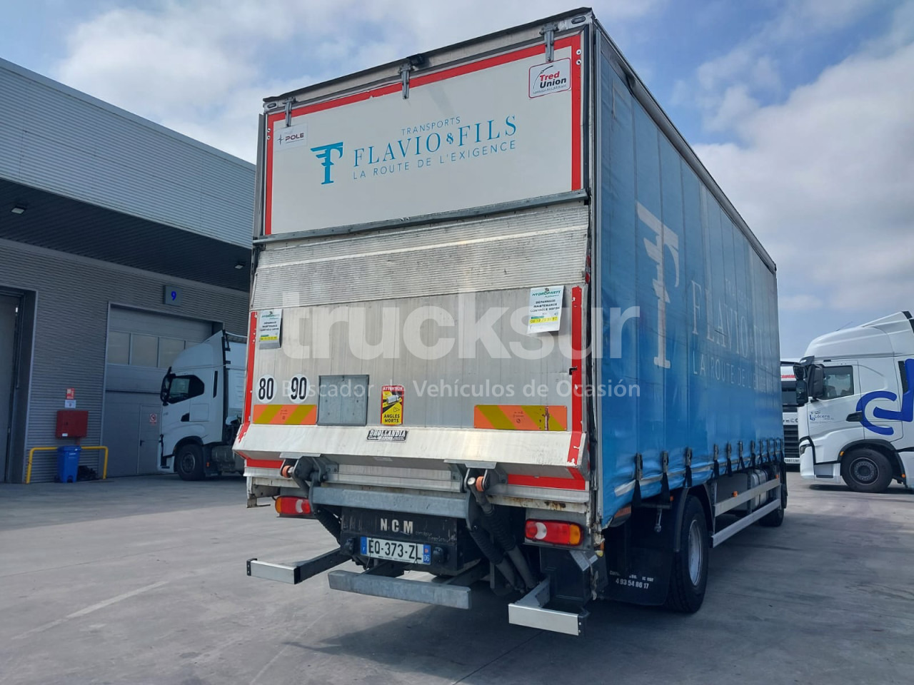 IVECO EUROCARGO ML160-250 - Camión lona: foto 3 IVECO EUROCARGO ML160-250 - Camión lona: foto 3