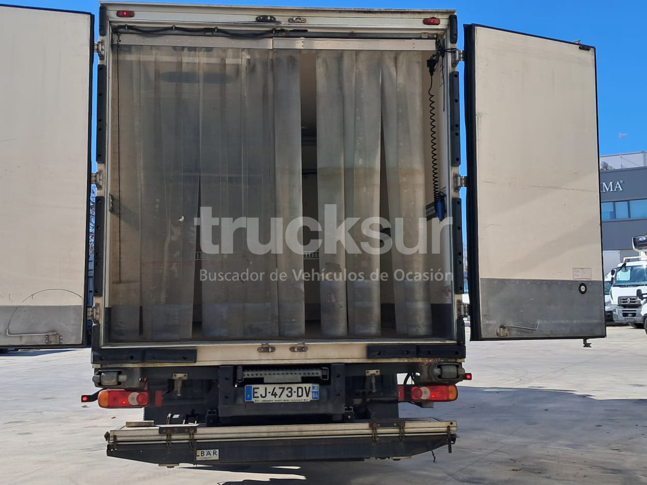 Camión frigorífico RENAULT D13.240: foto 6