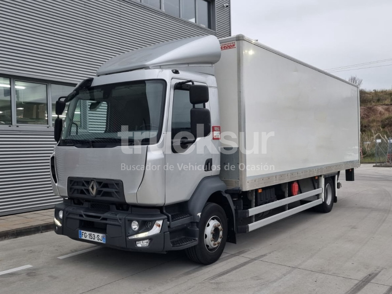 RENAULT D14.240 - Camión caja cerrada: foto 1 RENAULT D14.240 - Camión caja cerrada: foto 1