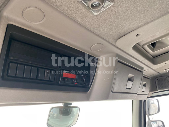 Camión caja cerrada RENAULT D280.18: foto 18