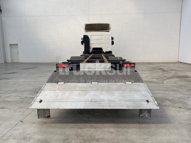 Camión caja cerrada RENAULT D280.18: foto 14