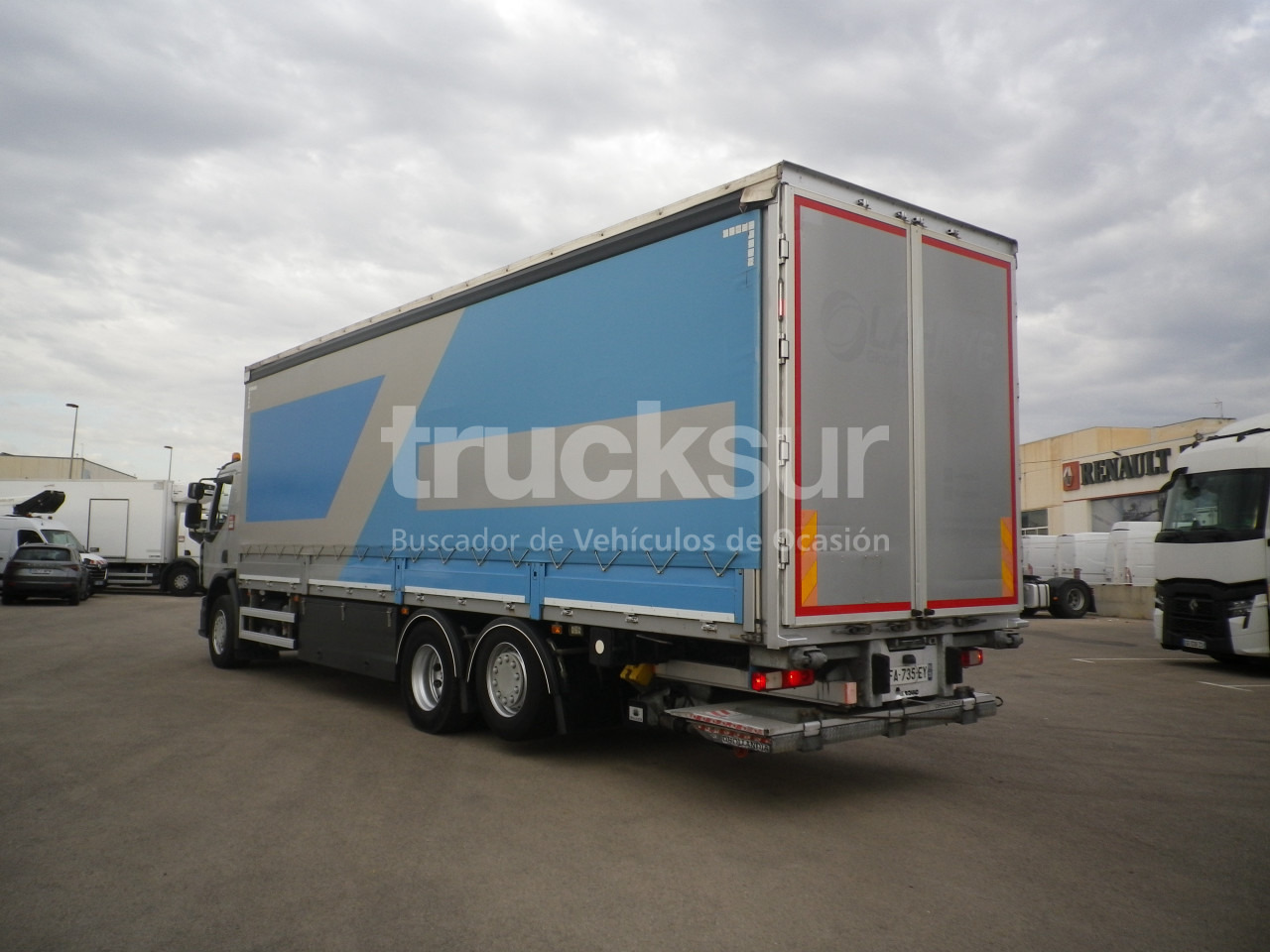 RENAULT D320.26 ejes 6x2*4 - Camión lona: foto 4 RENAULT D320.26 ejes 6x2*4 - Camión lona: foto 4