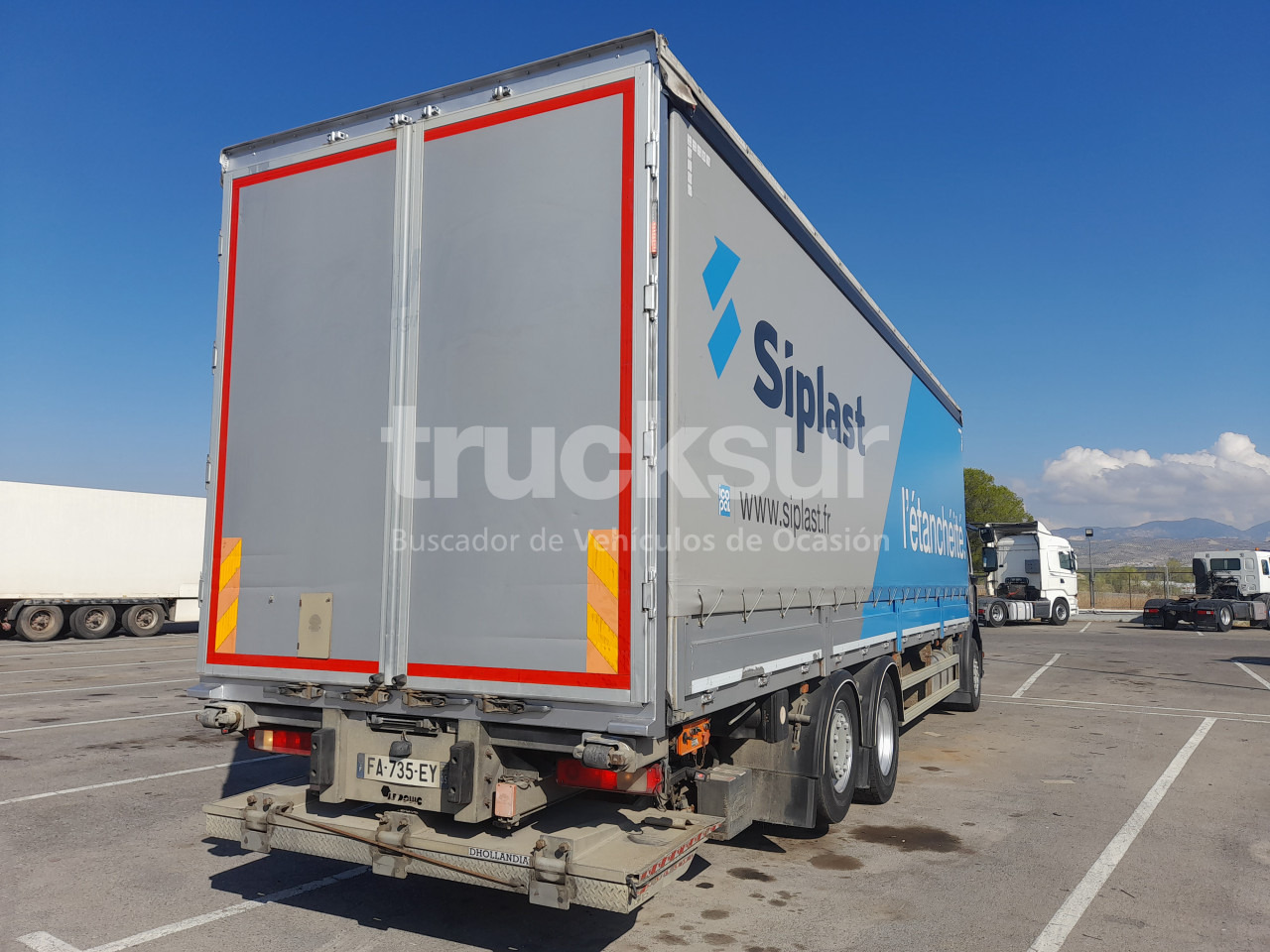 RENAULT D320.26 ejes 6x2*4 - Camión lona: foto 5 RENAULT D320.26 ejes 6x2*4 - Camión lona: foto 5