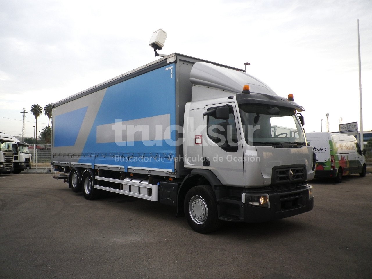 RENAULT D320.26 ejes 6x2*4 - Camión lona: foto 2 RENAULT D320.26 ejes 6x2*4 - Camión lona: foto 2