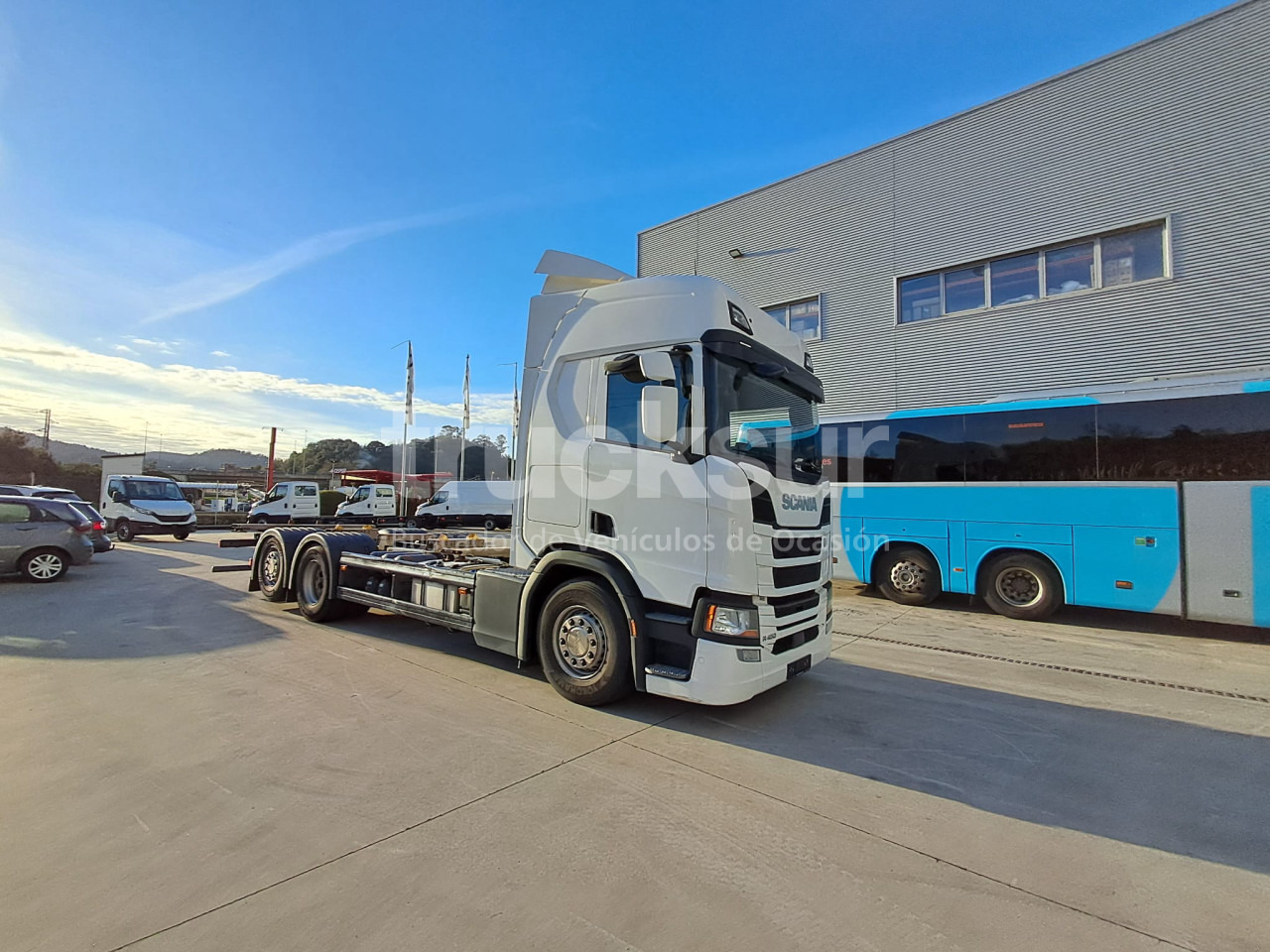 SCANIA R450.26 ejes 6x2*4 - Camión chasis: foto 1 SCANIA R450.26 ejes 6x2*4 - Camión chasis: foto 1