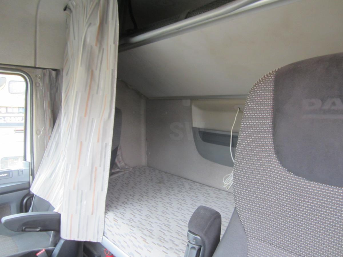Cabeza tractora DAF XF105 460: foto 8