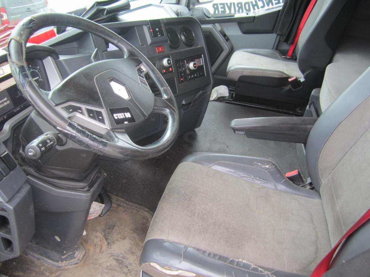Foto del interior 2: Cabeza tractora Renault Gamme T 440