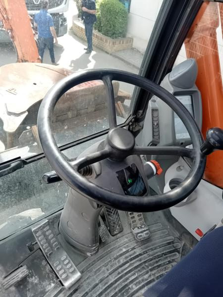 Hitachi ZAXIS 140W - Excavadora de ruedas: foto 4 Hitachi ZAXIS 140W - Excavadora de ruedas: foto 4
