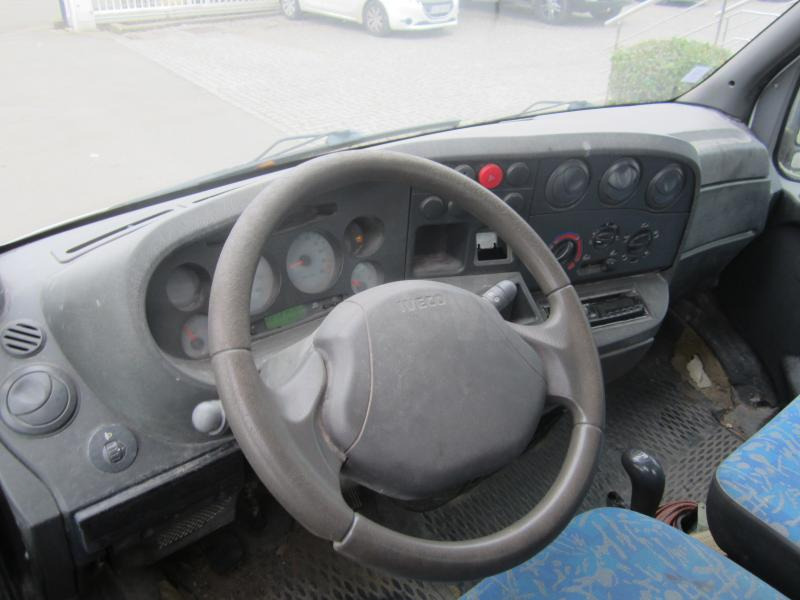 Iveco Daily 35C11 - Furgoneta basculante: foto 3 Iveco Daily 35C11 - Furgoneta basculante: foto 3