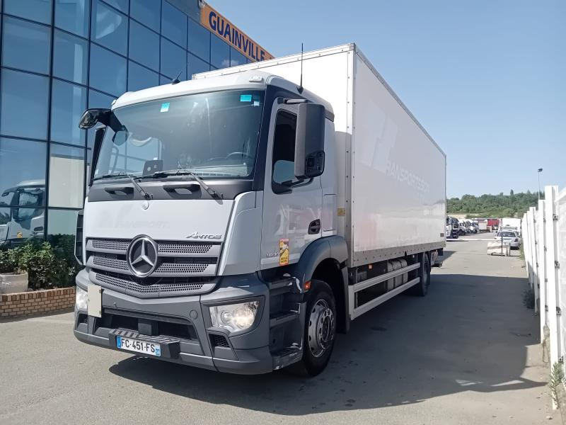 Mercedes Antos 1827 - Camión caja cerrada: foto 1 Mercedes Antos 1827 - Camión caja cerrada: foto 1