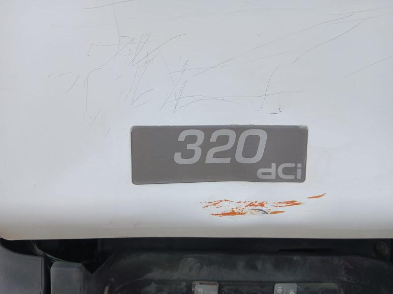 Camión volquete Renault Kerax 320 DCI: foto 8