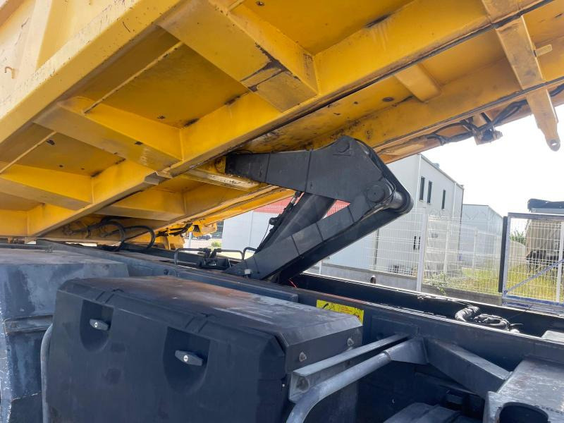 Renault Kerax 370 DCI - Camión volquete: foto 4 Renault Kerax 370 DCI - Camión volquete: foto 4