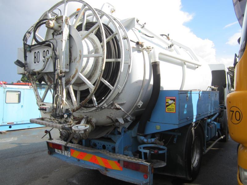 Renault Premium 340 - Camión cisterna: foto 5 Renault Premium 340 - Camión cisterna: foto 5