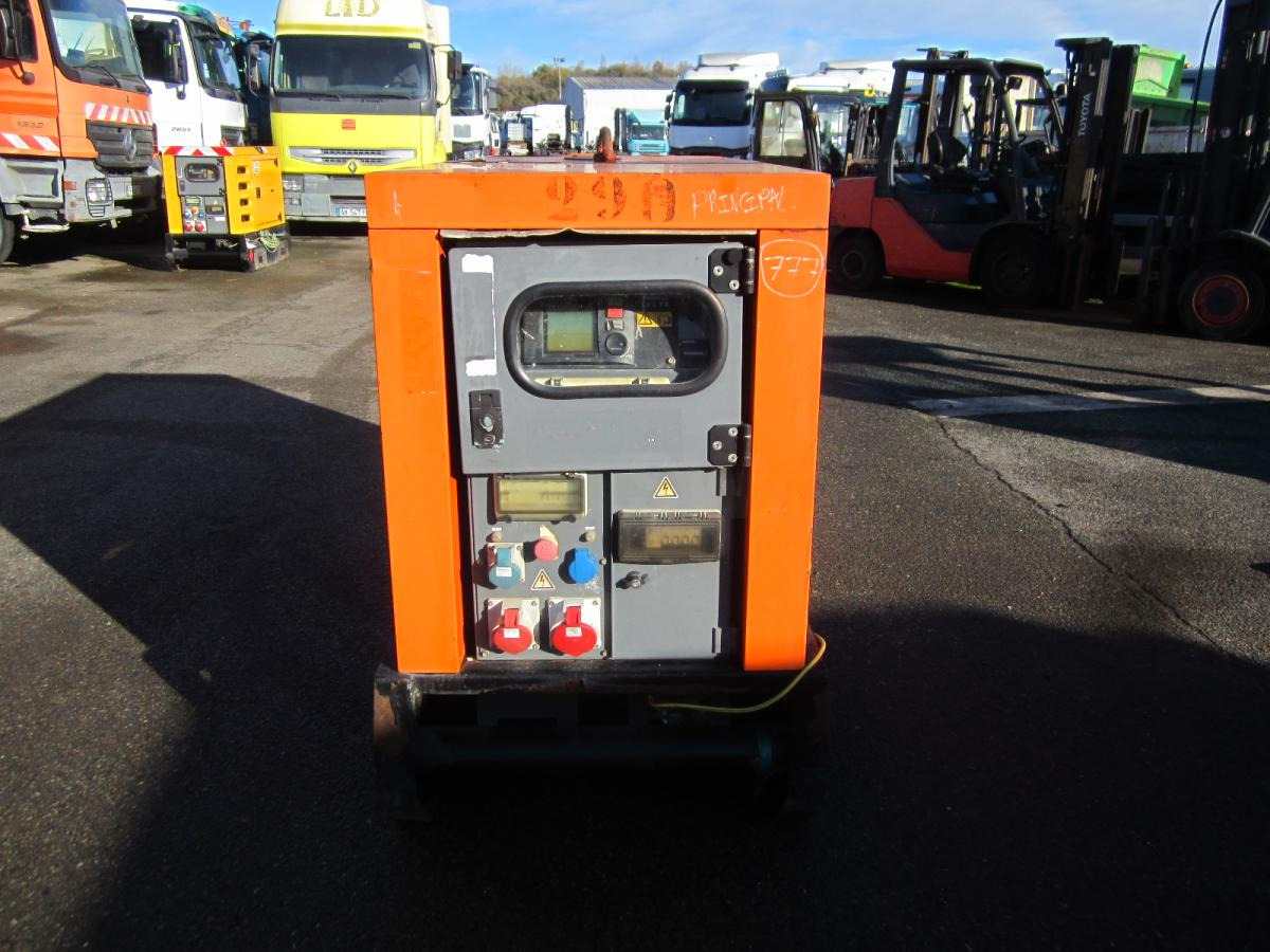 Sdmo R22 - Generador industriale: foto 2 Sdmo R22 - Generador industriale: foto 2