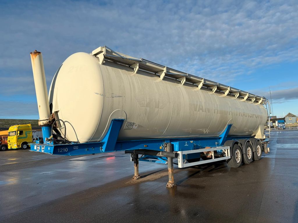 Feldbinder 3 axle 63 m3 Silo trailer - Semirremolque silo: foto 1 Feldbinder 3 axle 63 m3 Silo trailer - Semirremolque silo: foto 1