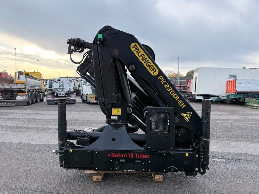 Palfinger PK 23001 EH Radio Remote / Kran / Crane - Camión grúa: foto 1 Palfinger PK 23001 EH Radio Remote / Kran / Crane - Camión grúa: foto 1