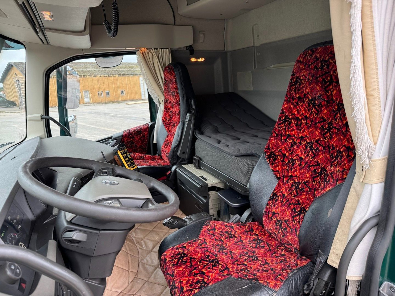 Volvo FH 500 8x2*6 Tipper Euro 6 - Camión volquete: foto 5 Volvo FH 500 8x2*6 Tipper Euro 6 - Camión volquete: foto 5