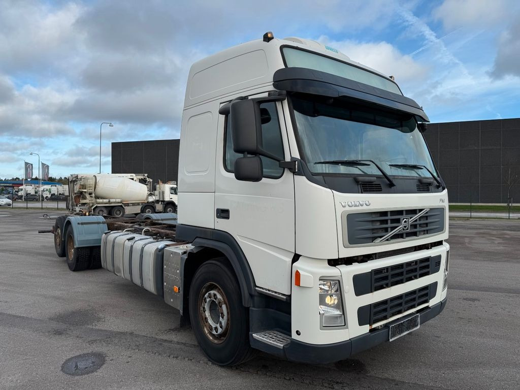 Volvo FM340 6x2 Globetrotter Chassis / Fahrgestell - Camión chasis: foto 2 Volvo FM340 6x2 Globetrotter Chassis / Fahrgestell - Camión chasis: foto 2
