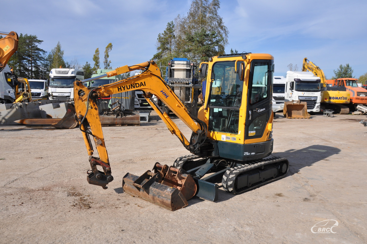 Hyundai R25Z-9AK - Miniexcavadora: foto 1 Hyundai R25Z-9AK - Miniexcavadora: foto 1