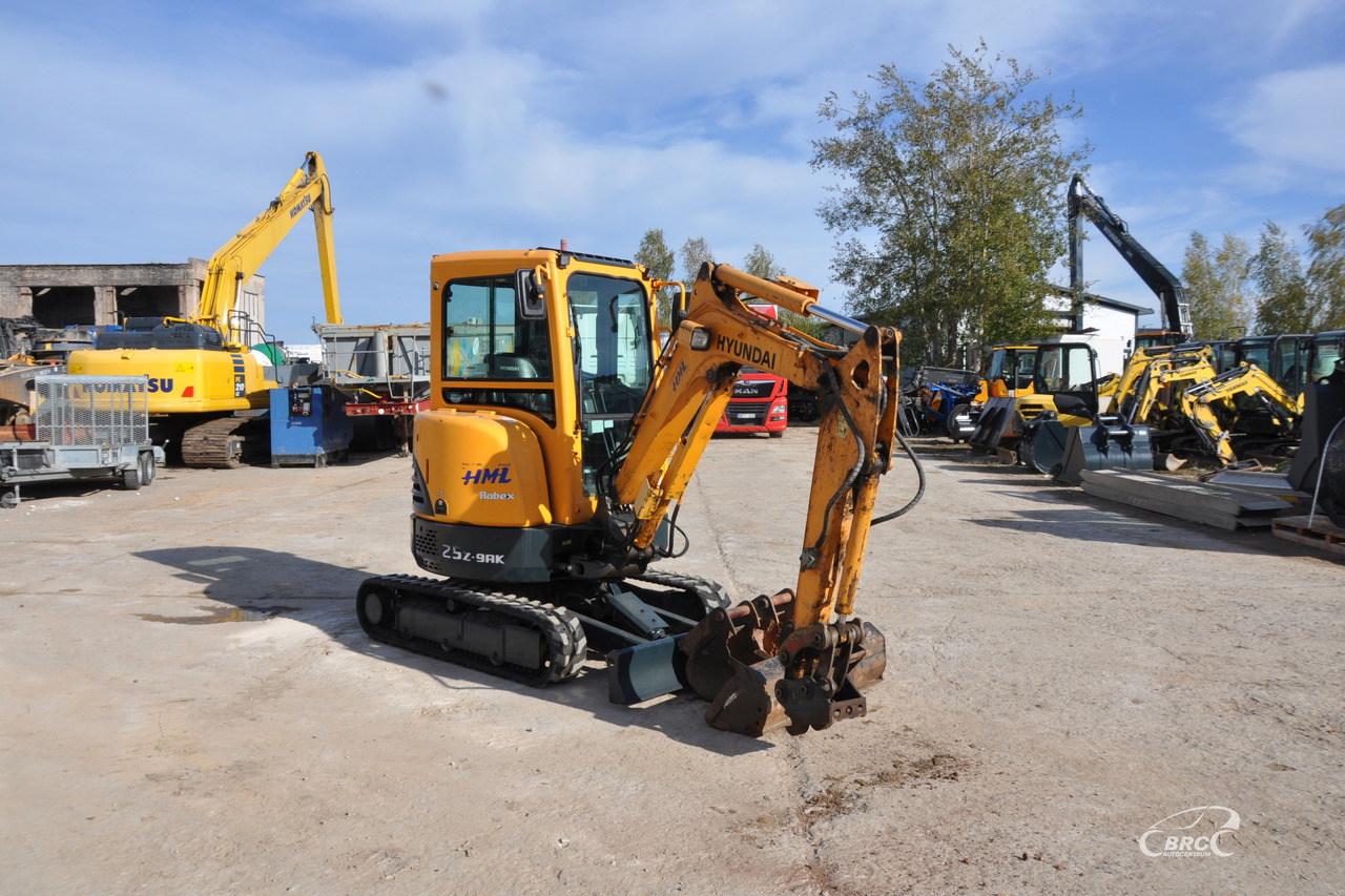 Hyundai R25Z-9AK - Miniexcavadora: foto 4 Hyundai R25Z-9AK - Miniexcavadora: foto 4