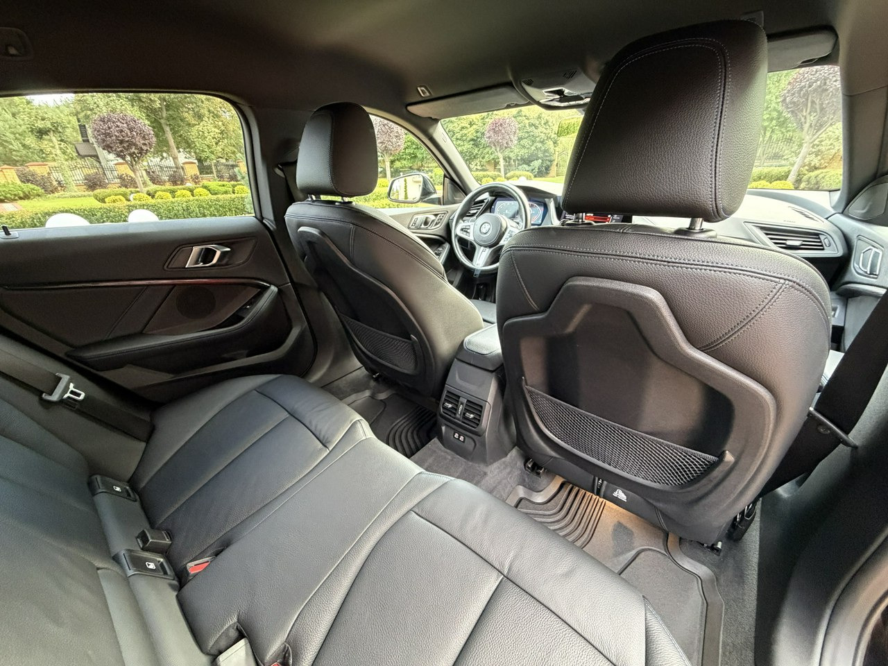 Sedan BMW 220: foto 44