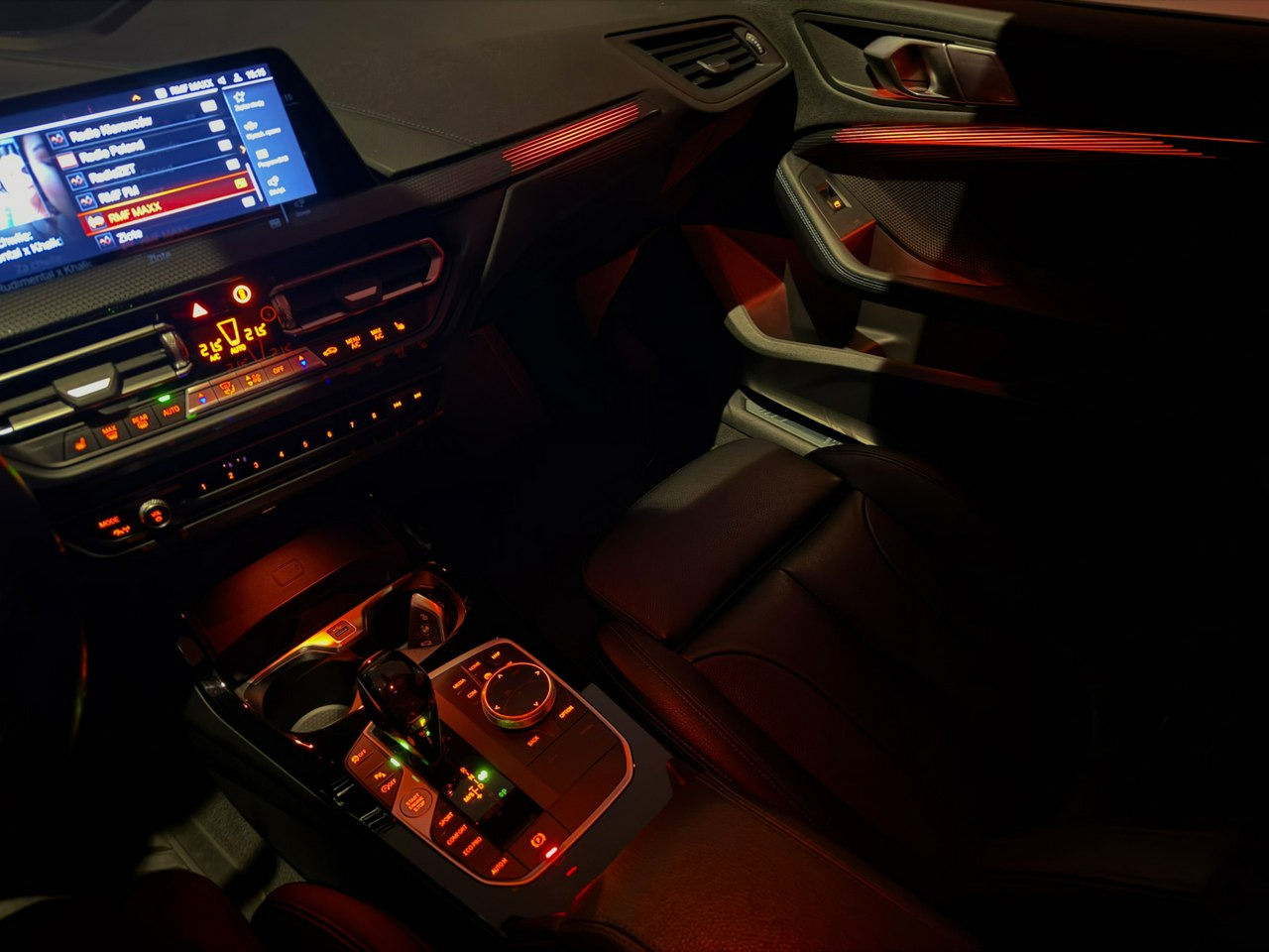 Sedan BMW 220: foto 24