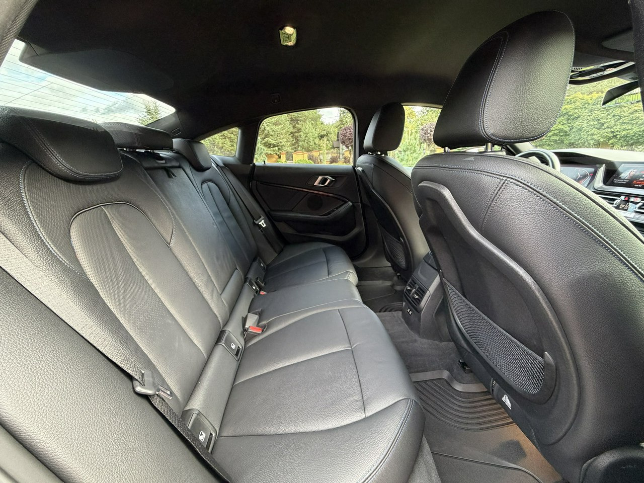 Sedan BMW 220: foto 43