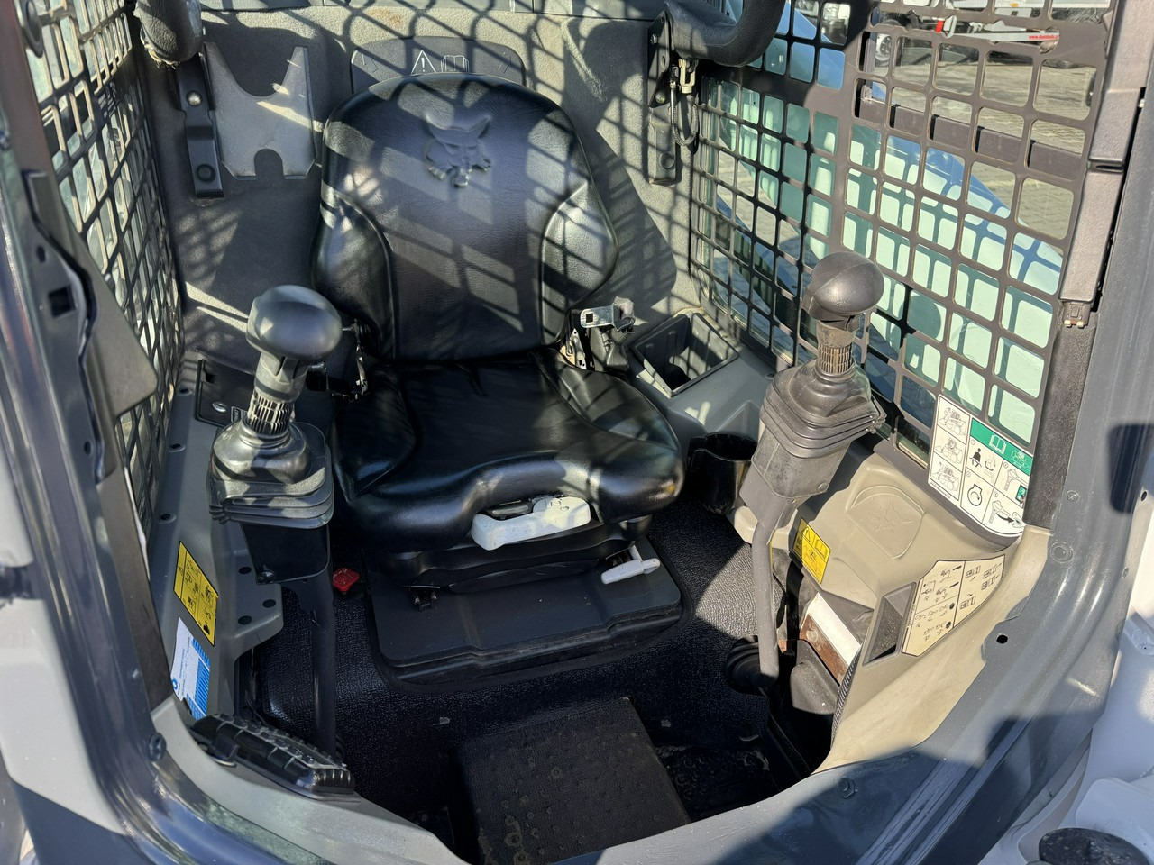 Minicargadora Bobcat S570 Sterowanie Burtowe Joystick Mini ładowarka Ładowarka: foto 17