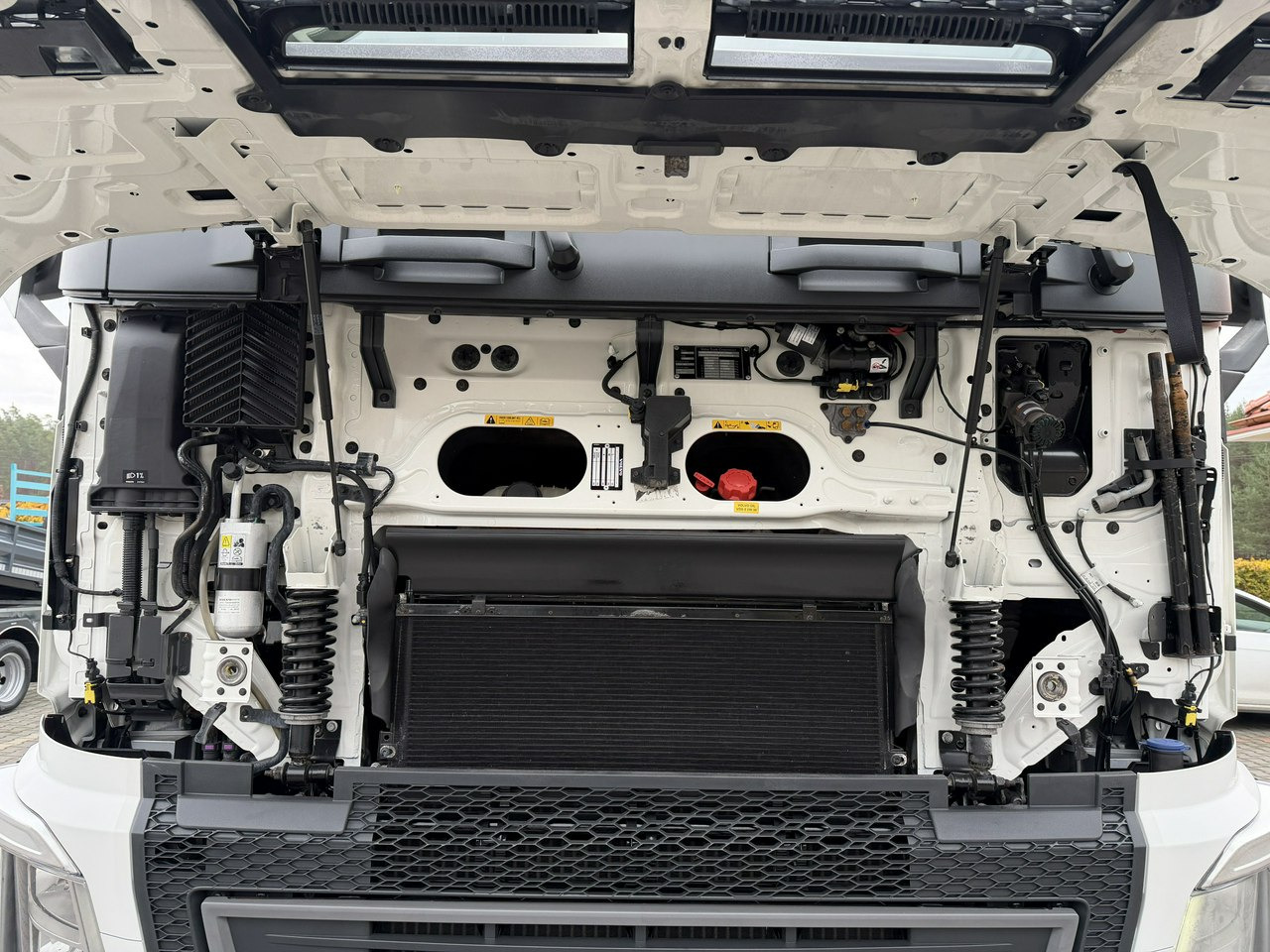 Volvo FH 500 E6 Standard Globetrotter XL Grudzień 2019r - Cabeza tractora: foto 4 Volvo FH 500 E6 Standard Globetrotter XL Grudzień 2019r - Cabeza tractora: foto 4