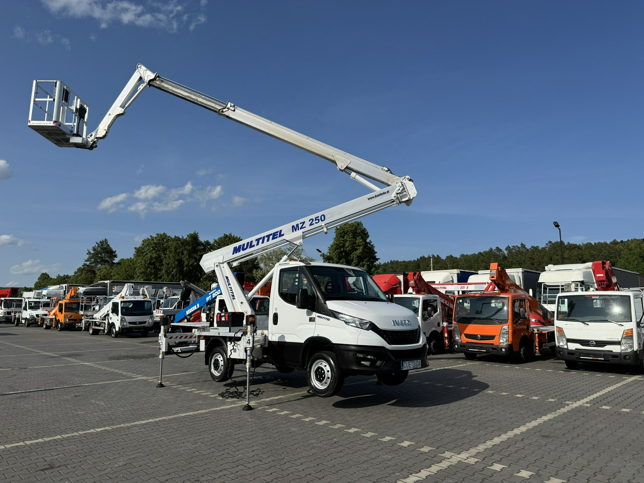 Iveco Daily 35S14 - Camión con plataforma elevadora: foto 5 Iveco Daily 35S14 - Camión con plataforma elevadora: foto 5