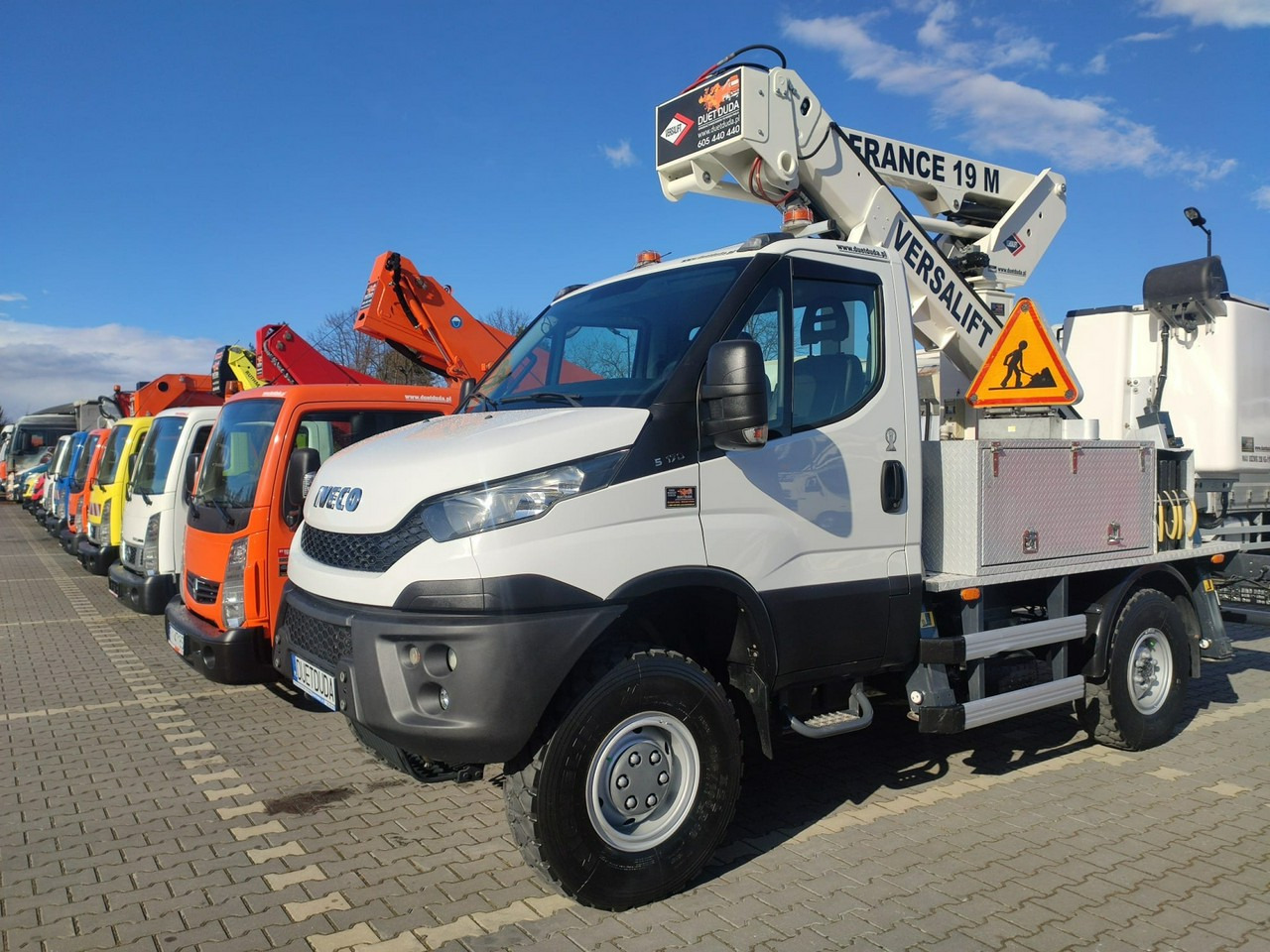 Iveco Daily 55S17W 4x4 Zwyżka 19m Versalift Lat 55 TB Time France - Camión con plataforma elevadora: foto 1 Iveco Daily 55S17W 4x4 Zwyżka 19m Versalift Lat 55 TB Time France - Camión con plataforma elevadora: foto 1