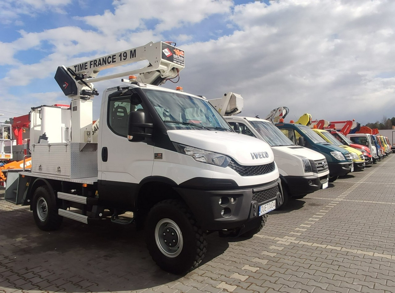 Iveco Daily 55S17W 4x4 Zwyżka 19m Versalift Lat 55 TB Time France - Camión con plataforma elevadora: foto 3 Iveco Daily 55S17W 4x4 Zwyżka 19m Versalift Lat 55 TB Time France - Camión con plataforma elevadora: foto 3