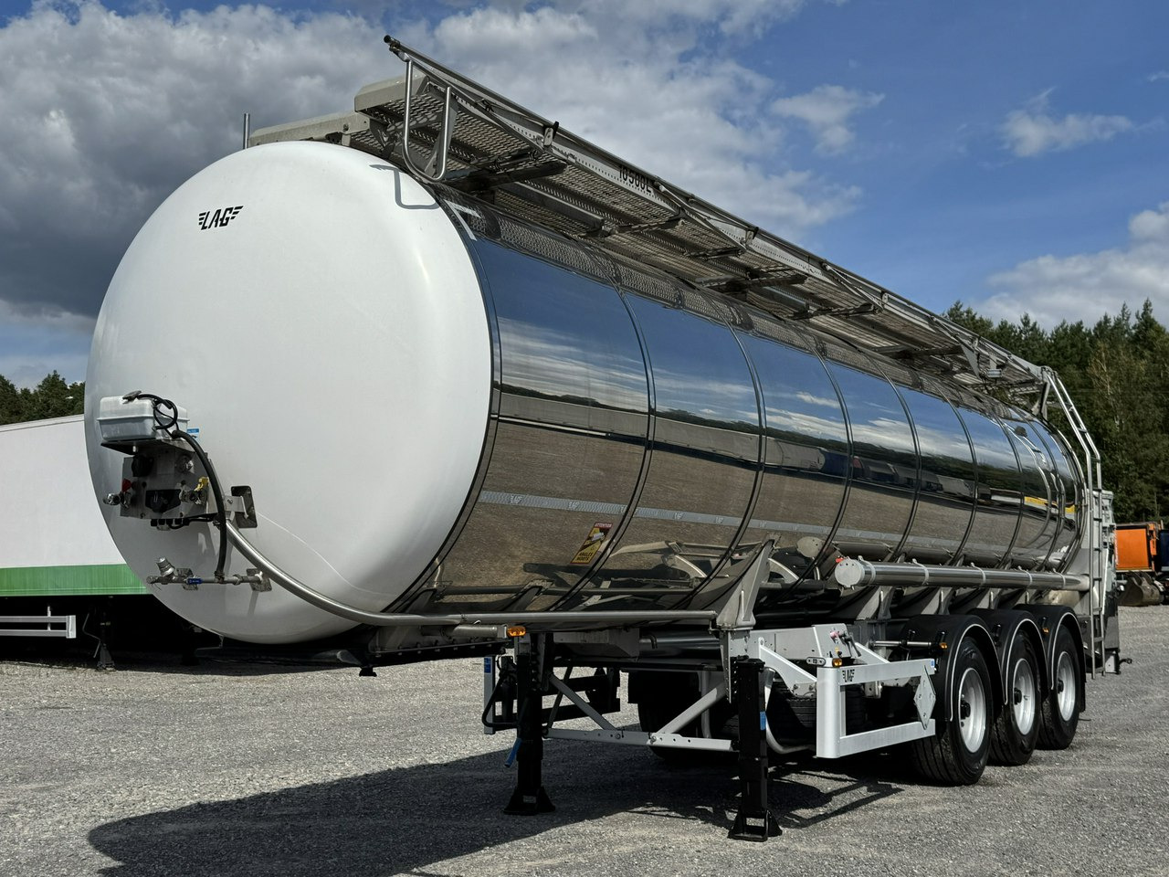 Lag Spożywcza Magyar Izolowana Webasto Pompa Elektryczna do Zrzutu - Semirremolque cisterna: foto 2 Lag Spożywcza Magyar Izolowana Webasto Pompa Elektryczna do Zrzutu - Semirremolque cisterna: foto 2