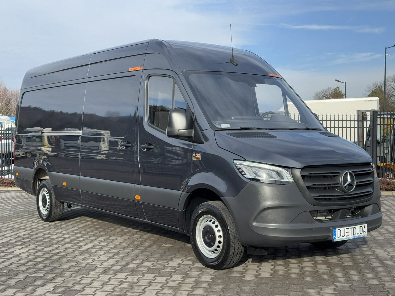 Mercedes 319 - Furgón: foto 1 Mercedes 319 - Furgón: foto 1