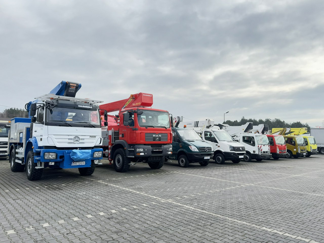 Mercedes AXOR 1829 4x4 Zwyżka RUTHMANN STEIGER T270S16 Podnośnik Koszowy - Camión con plataforma elevadora: foto 2 Mercedes AXOR 1829 4x4 Zwyżka RUTHMANN STEIGER T270S16 Podnośnik Koszowy - Camión con plataforma elevadora: foto 2