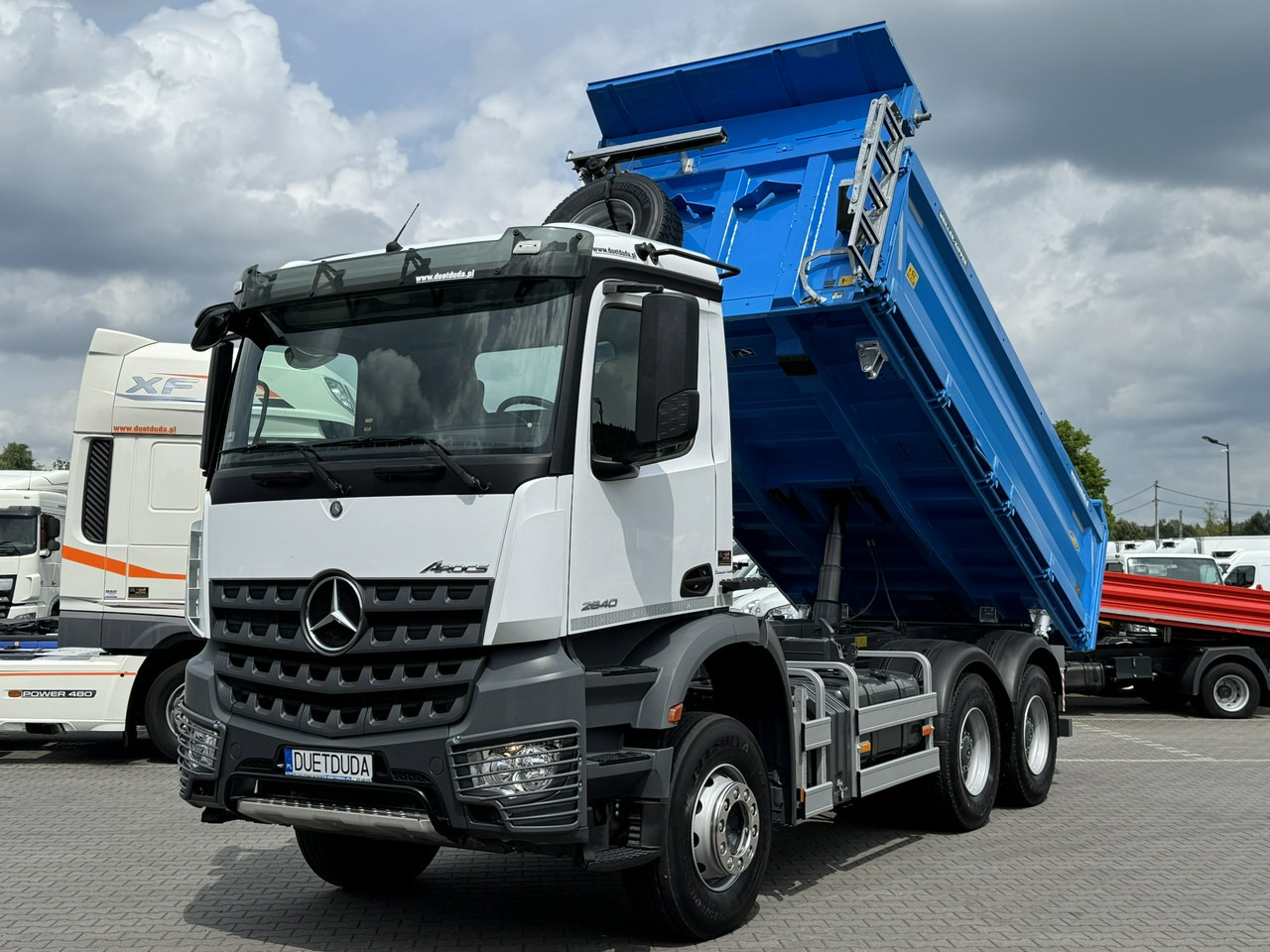 Mercedes Arocs 2640 6x4 3-Stronny Meiller-Kipper Mały Przebieg 99tys/km - Camión volquete: foto 3 Mercedes Arocs 2640 6x4 3-Stronny Meiller-Kipper Mały Przebieg 99tys/km - Camión volquete: foto 3
