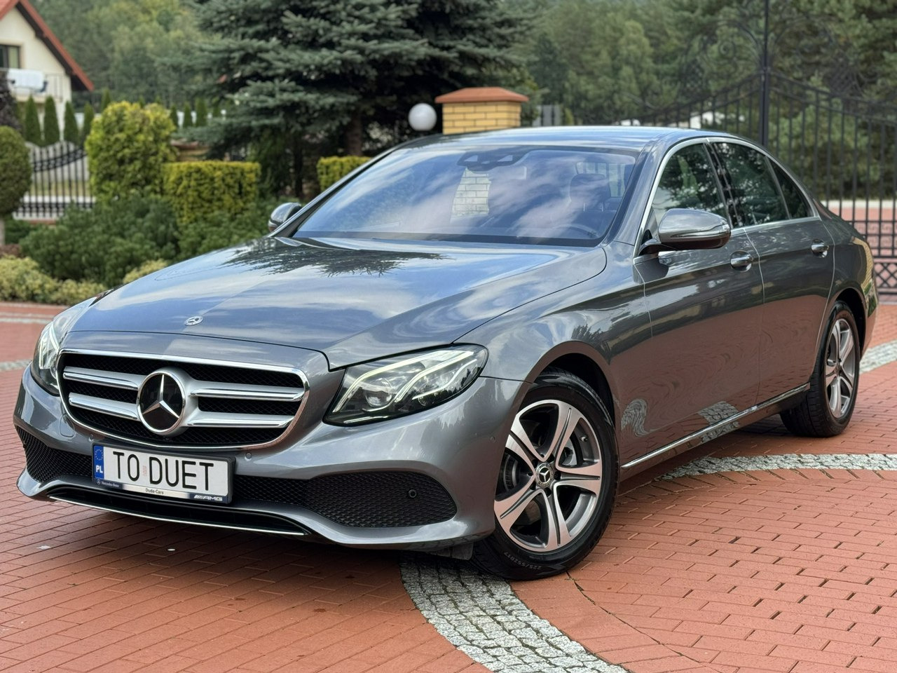 Mercedes E 220 - Sedan: foto 3 Mercedes E 220 - Sedan: foto 3