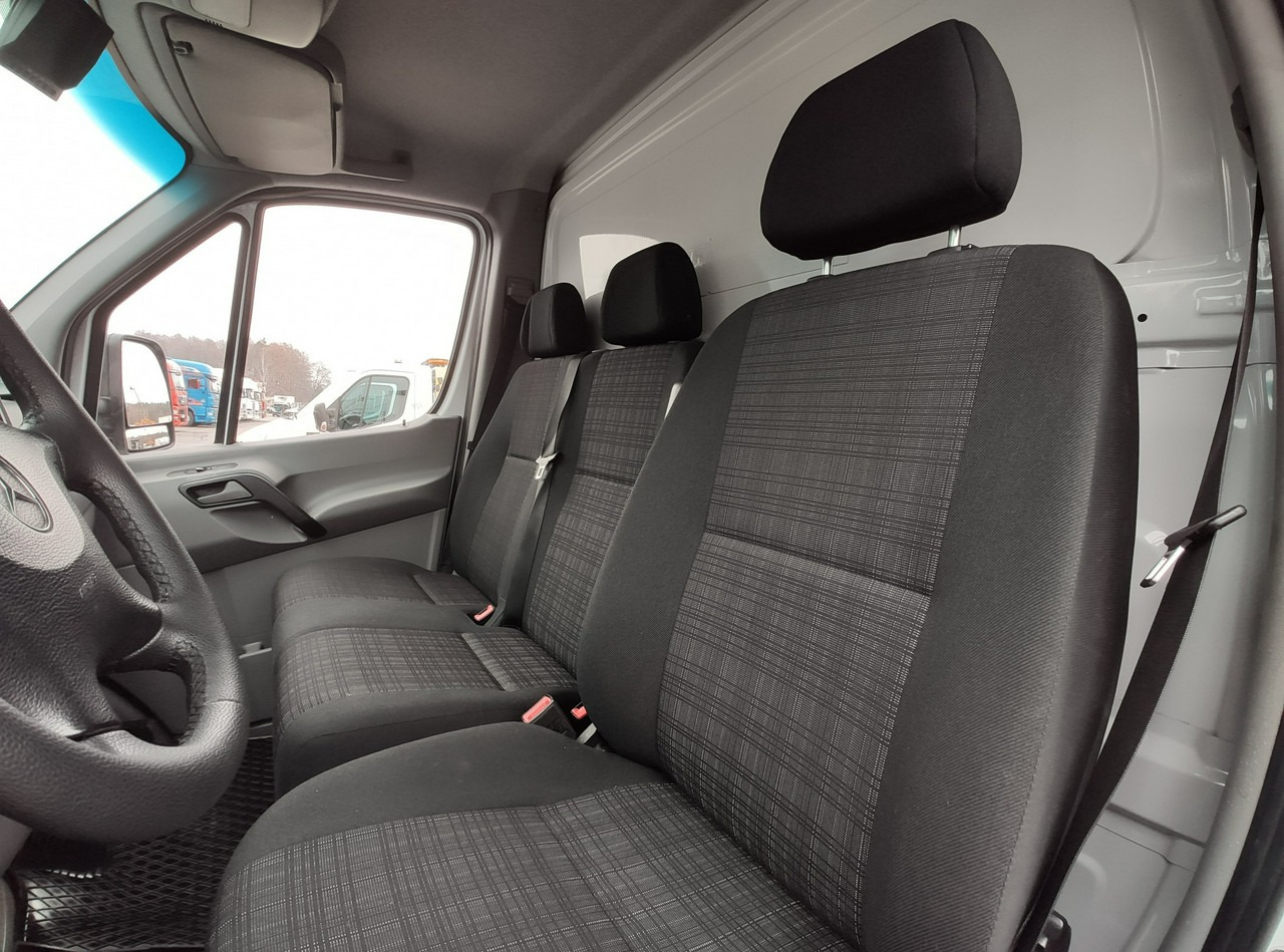 Furgoneta caja cerrada Mercedes Sprinter: foto 27
