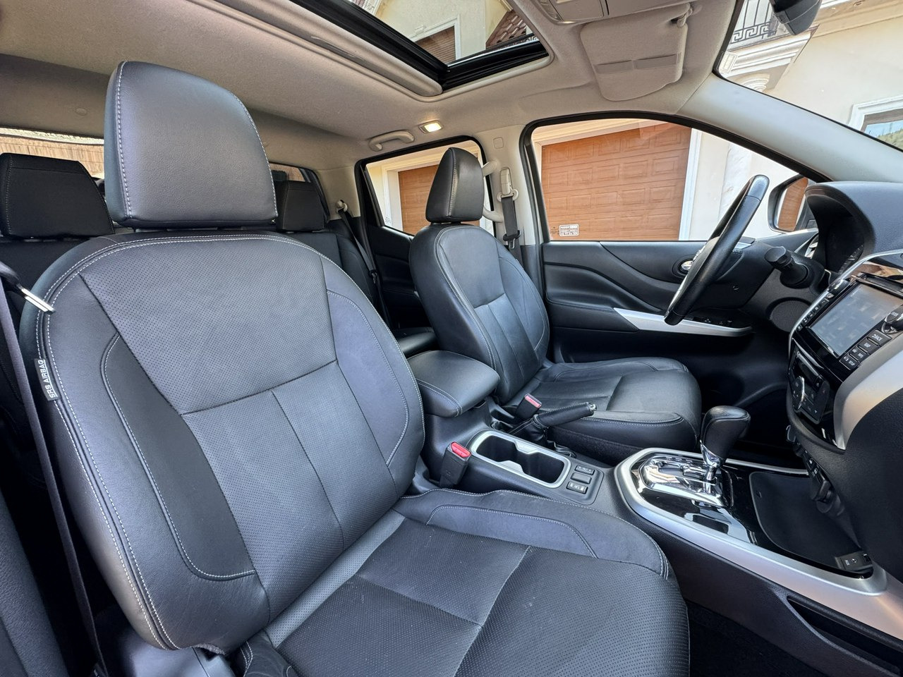 Pick-up Nissan Navara: foto 36